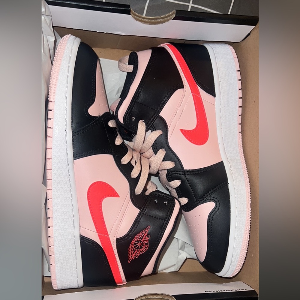 Air Jordan 1 mid (gradeschool)